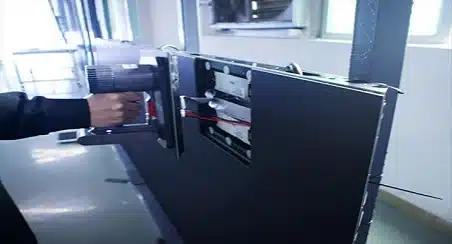 ENTRETIEN PAR L'AVANT :